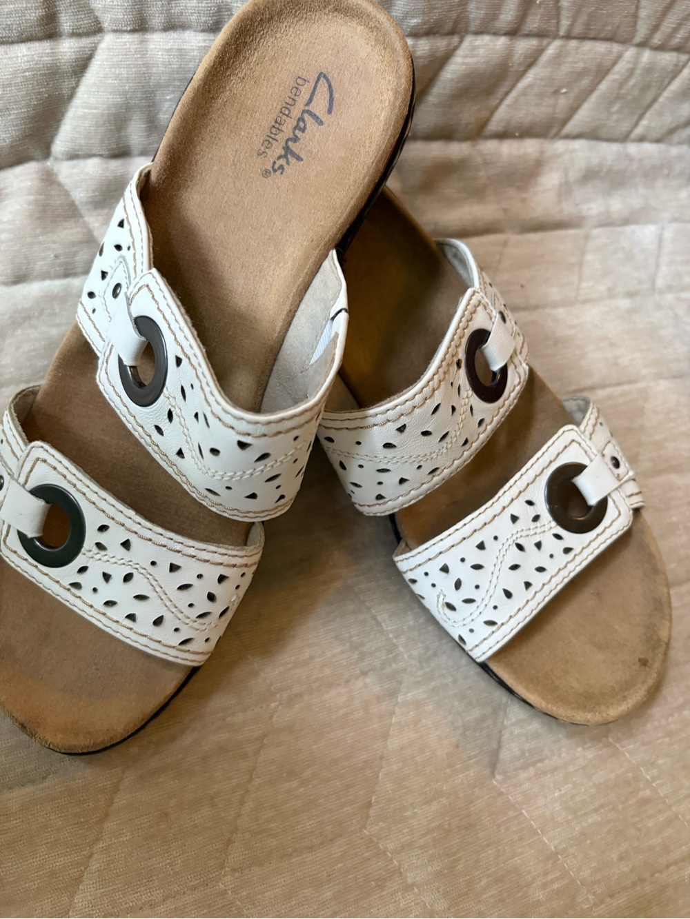 Clark’s Lexi Laurel strap sandals - Picture 2 of 8